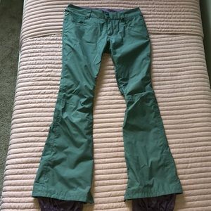 New Women’s Burton Snowboarding/Skiing Pants Green